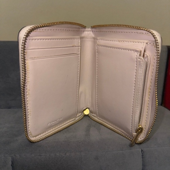 Coach purse - Picture 6 of 8